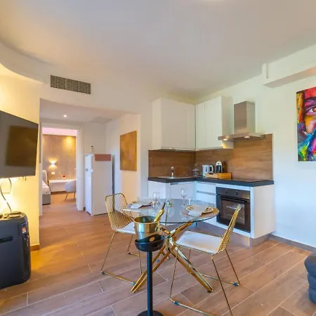 La Maison Dorée Apartamento Olbia